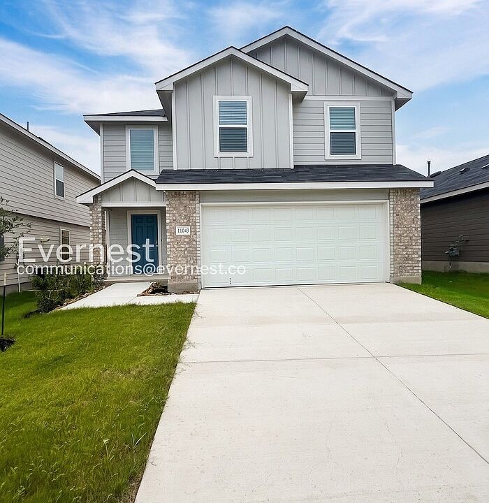 1st image of 16043 Mahogany Way