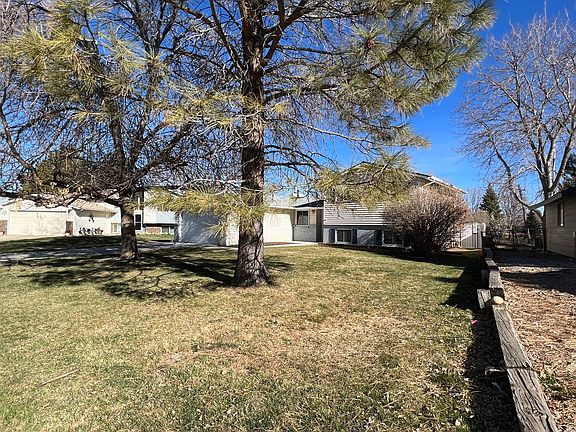 2nd image of 2560 Cambridge Dr