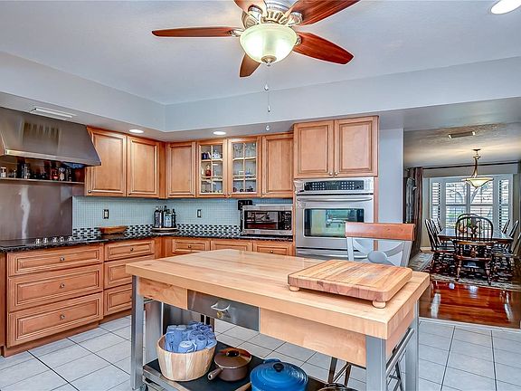 3rd image of 13904 Oberlin Manor Way