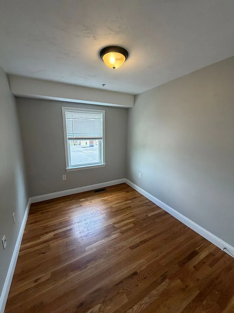 462 Fletcher Street Lowell, MA 01854 — Photo 2
