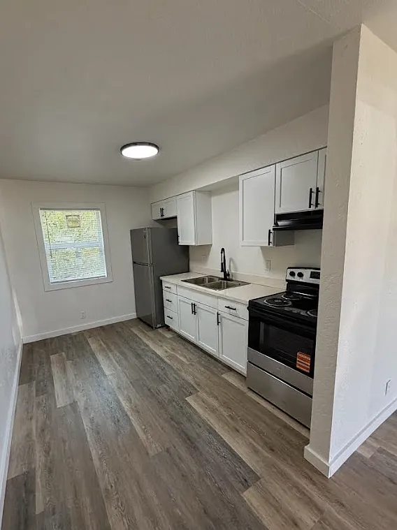Kansas Apartments - 11 — Photo 2