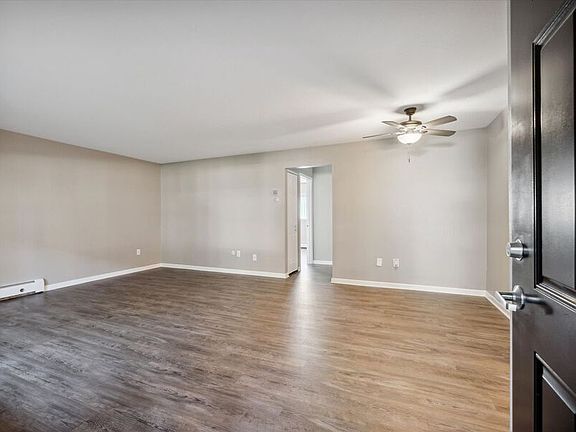 4th image of 3838 W Sylvania Ave #107