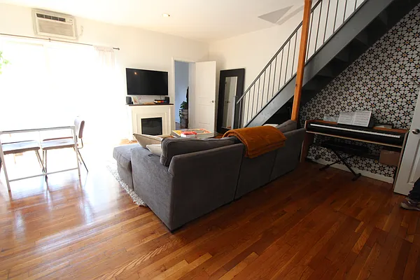 Rented by Luxor Homes & Investment Realty | media 11