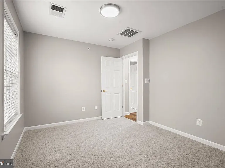 11214 Wortham Crest Cir — Photo 43