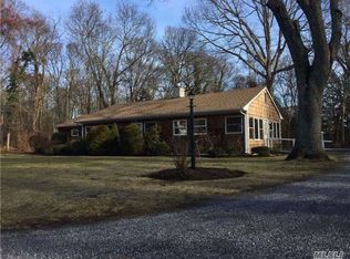 1285 Smith Rd, Peconic, NY 11958