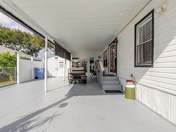 3rd image of 109 Douglas St