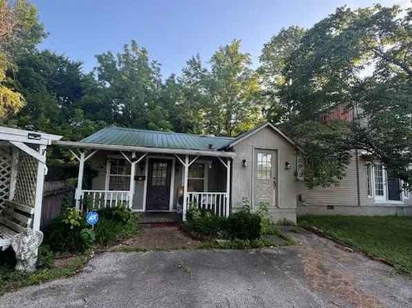 1404 N Market St, Paris, TN 38242