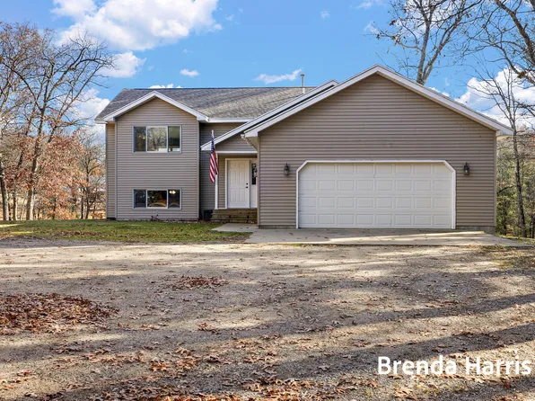 9211 Blue Lake Rd, Twin Lake, MI 49457