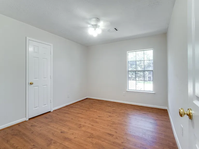 1907 Glen Eden Ct — Photo 31
