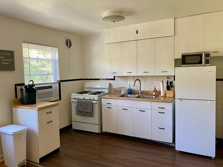 3512 Hazelwood Ave #4 — Photo 6