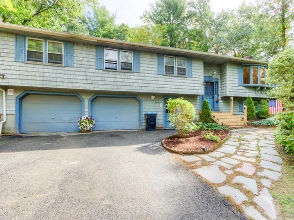 11 Browning Rd, Shrewsbury, MA 01545