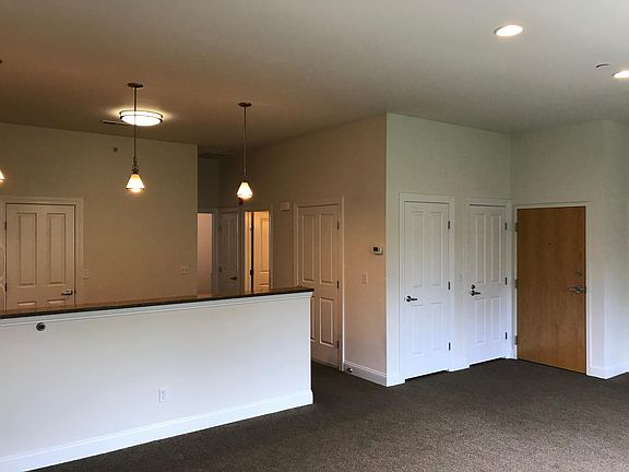 High Ceilings & Open Floor Plan