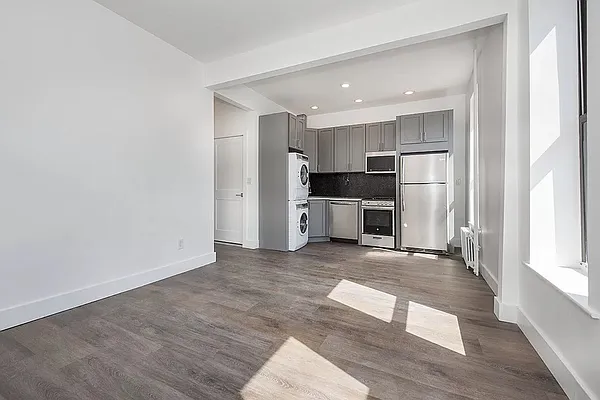 Rented by Ankor Management BH LLC | media 7