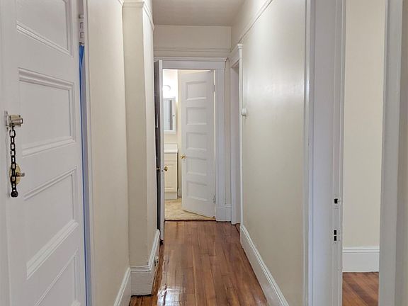 5th image of 18 Sanborn Ave APT 2