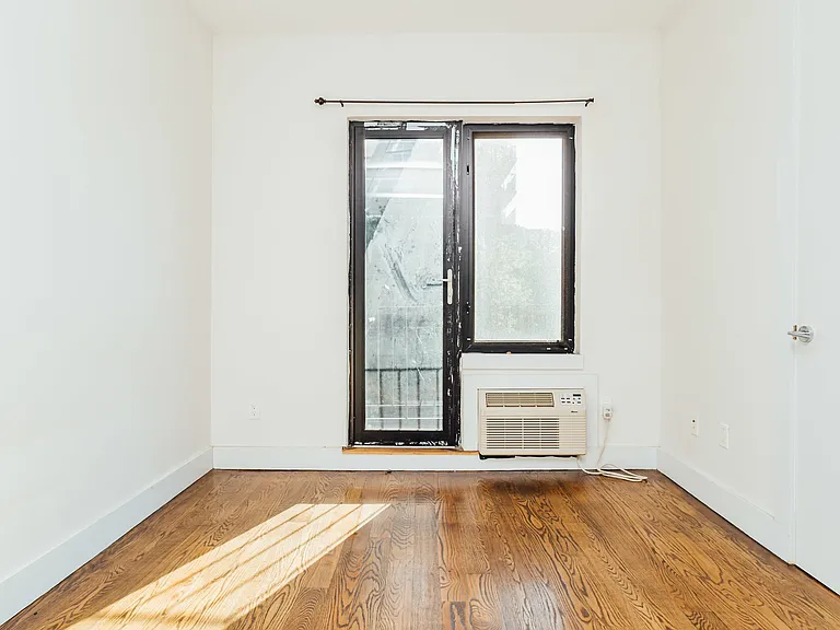 112 Manhattan Ave #62 — Photo 3