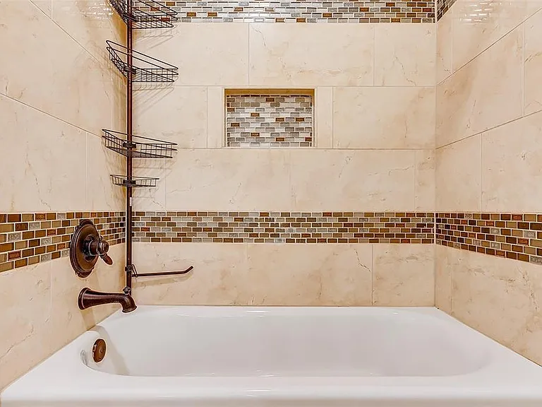 7350 Kirby Dr #5 — Photo 11