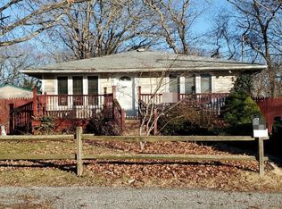 7 George Dr, Mastic, NY 11950