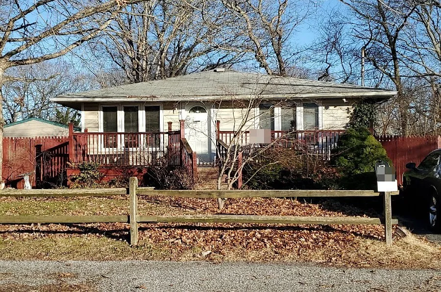 7 George Dr photo 1