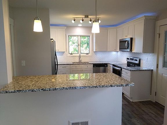5th image of 26 Wilcox Ave