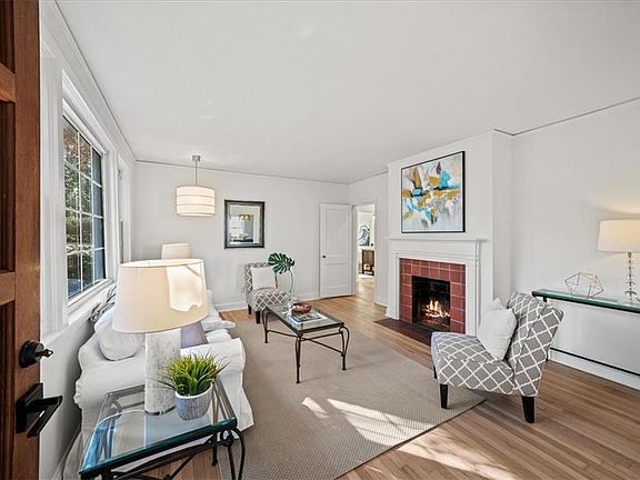 4th image of 153 McClean St