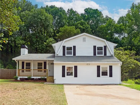 1957 Oxford Dr, Morrow, GA 30260