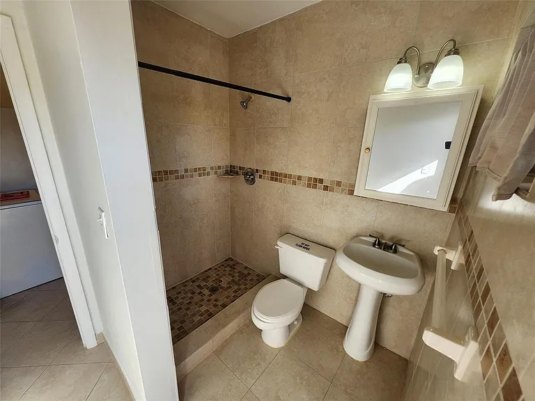 120 NE 10th Ave #1 — Photo 12
