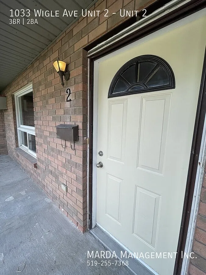 3 Bdrm Townhouse In West Windsor! — Photo 2