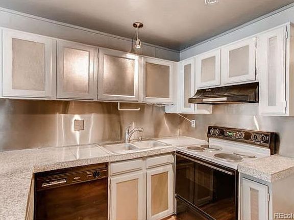 2nd image of 11864 Garfield Cir
