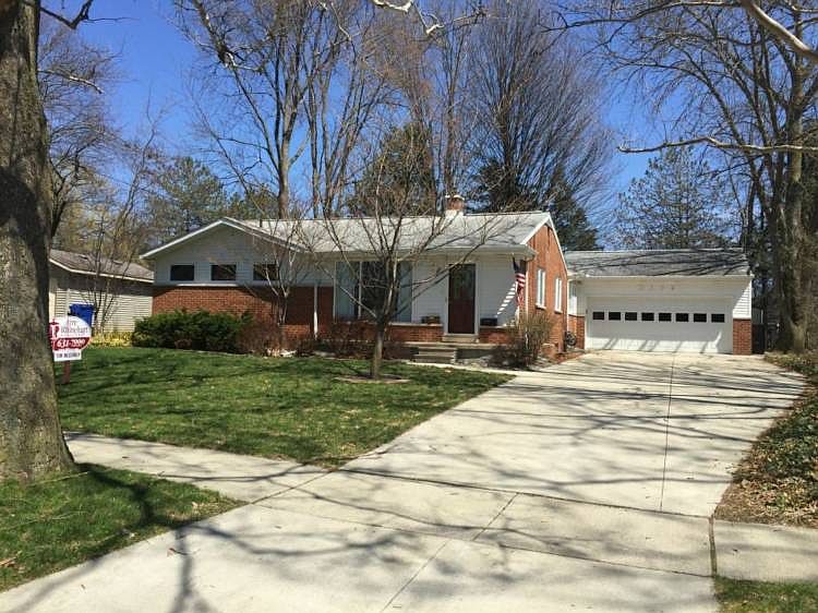 Great 3 bedroom home centrally located near Plymouth, Northeast and Midland High school. New kitchen