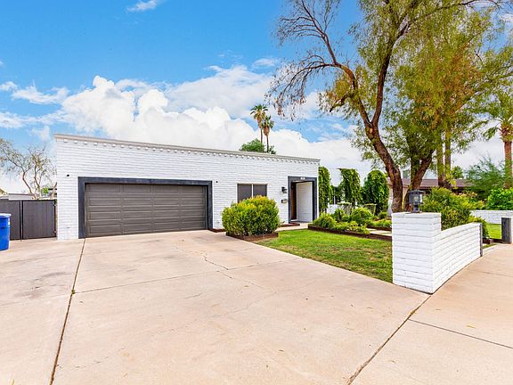 3rd image of 1963 E Loma Vista Dr