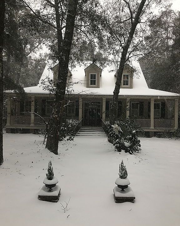 2nd image of 35 Middleton Oaks Rd