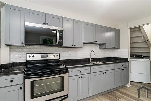 1335 Mantle St — Photo 11