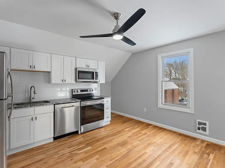 108 Main St #101 — Photo 1