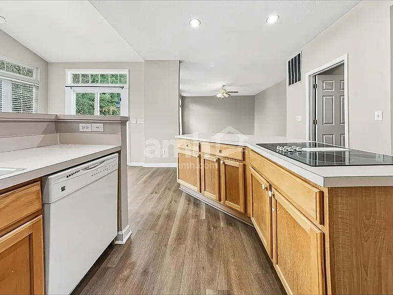 111 Leather Leaf Ln — Photo 4