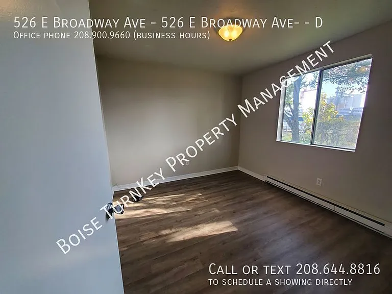 526 Broadway Ave #D — Photo 17