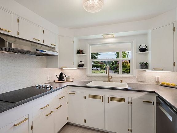 5th image of 4929 SE Mintone Dr