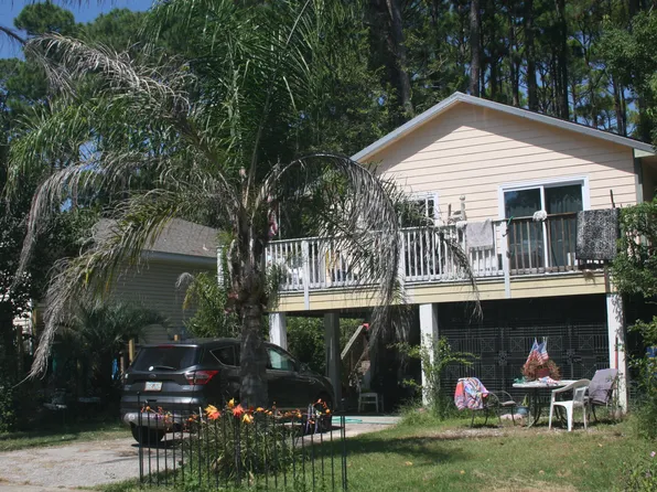 611 2nd St, Destin, FL 32541