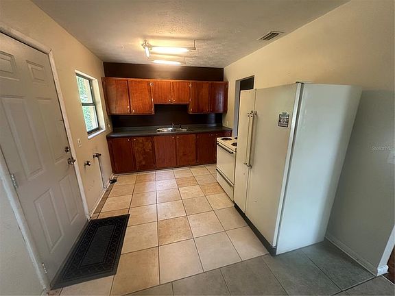 2nd image of 13449 NE Jacksonville Rd