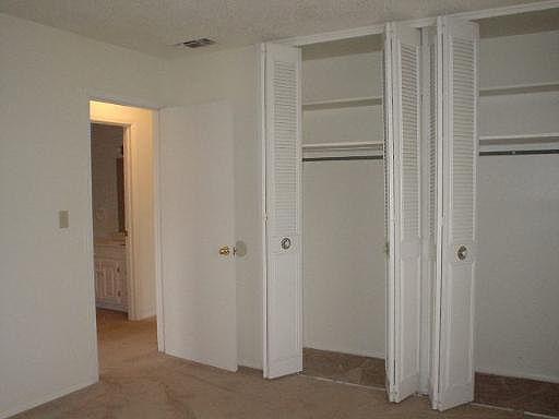 5th image of 4823 CASTLE STREAM DR