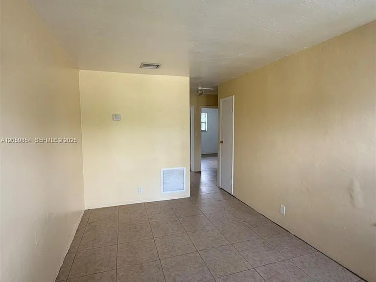 1732 NW 75th St #1732 — Photo 2