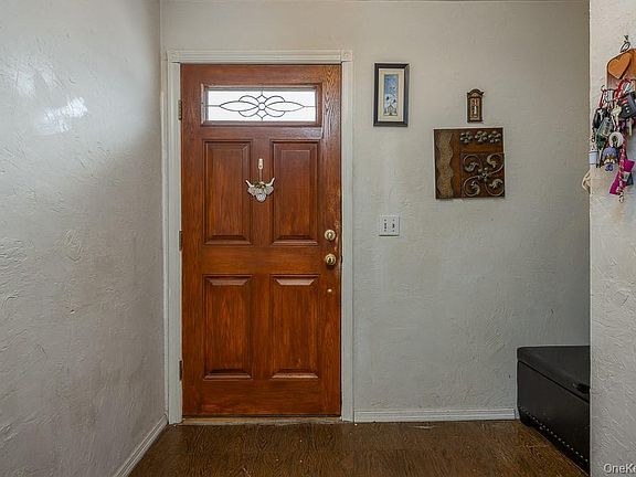 3rd image of 34 Mountainview Avenue