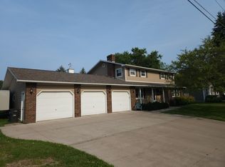 1606 Augusta St, Sault Sainte Marie, MI 49783