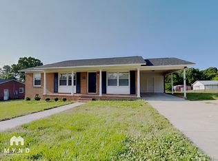 221 Tanglewood Dr, Kannapolis, NC 28081