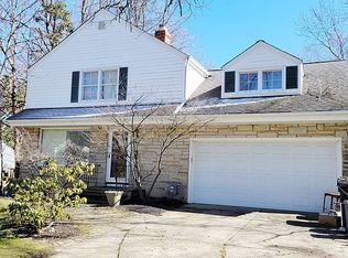 1313 Croyden Rd, Lyndhurst, OH 44124