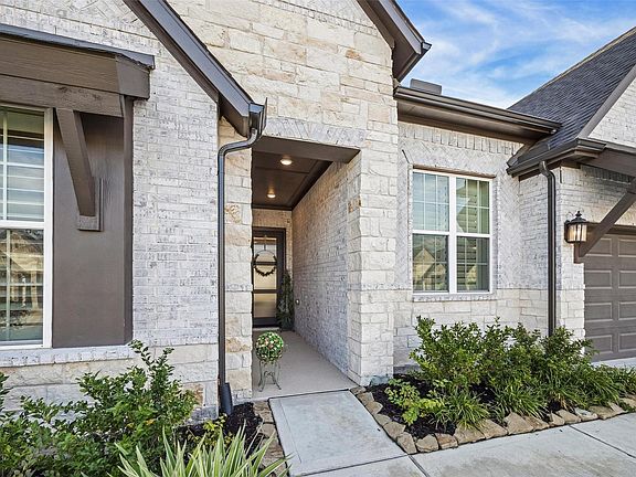 3rd image of 29607 Cedar Elm Way
