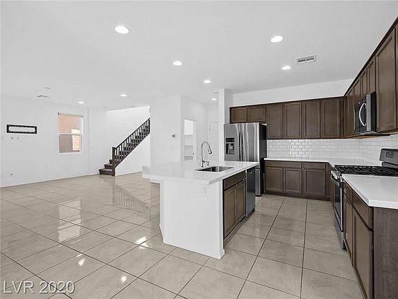 3rd image of 10574 Saguaro Blossom St