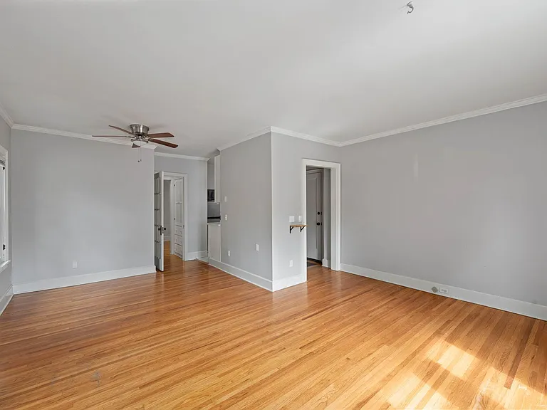 2733 Girard Ave S #106 — Photo 4