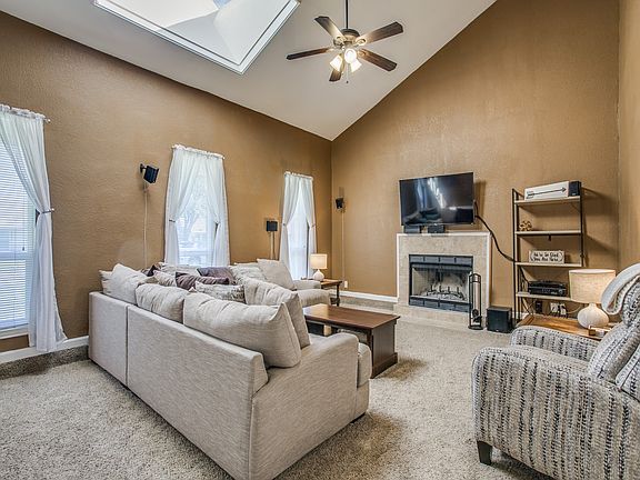 4th image of 2814 Forest Park Dr