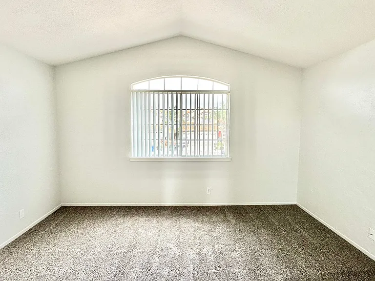 1043 Carryll Park Ct — Photo 44