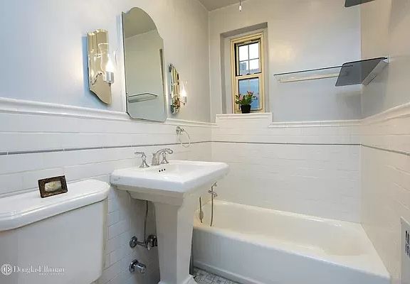 4th image of 145 Hicks St APT A28